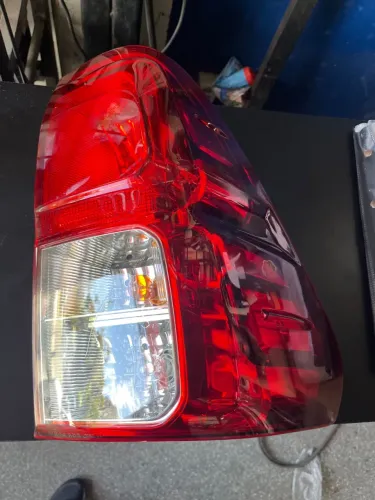 Par de Lanterna Traseira Hilux Original 2016 a 2024.