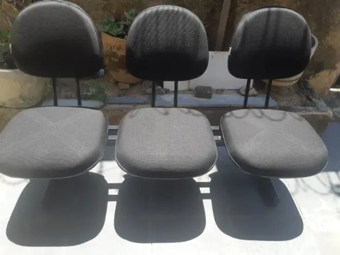 Longarina Reta 3 lugares Cor Preta