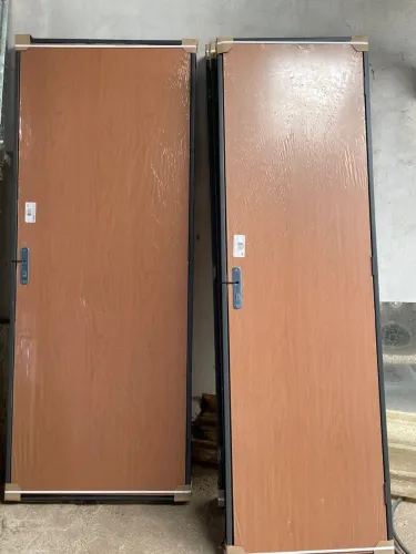 Porta folha de madeira