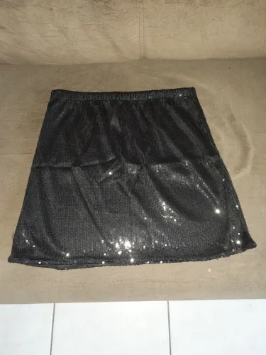 Saia de Paetê Preta - Elegância e Brilho!
