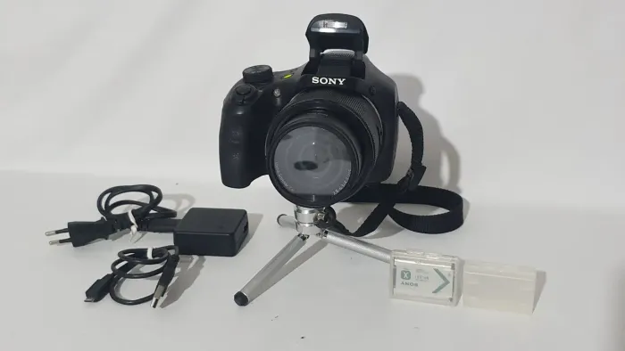 Máquina fotográfica Sony Cyber-shot Hz300 20.4 pixels funcionando leia descrição