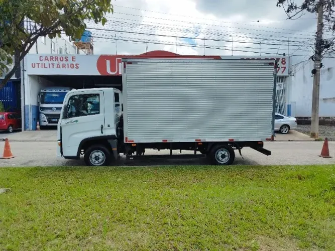 Volkswagen Delivery Express+ 3.0 Prime + Baú Facchini