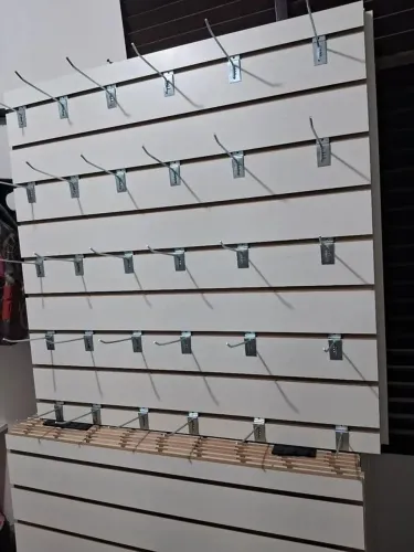 Painel Canaletado Branco MDF Canaleta e Ganchos