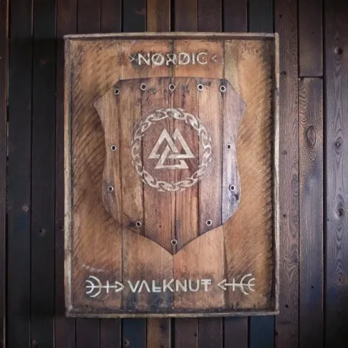 quadro decorativo com brasão do símbolo valknut poder e misticismo viking