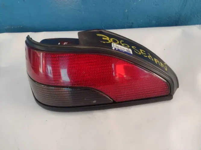 Lanterna Traseira Lado Esquerdo Peugeot 306 Sedan Original