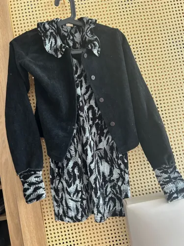 Conjunto de casaco e vestido 12 a14 anos