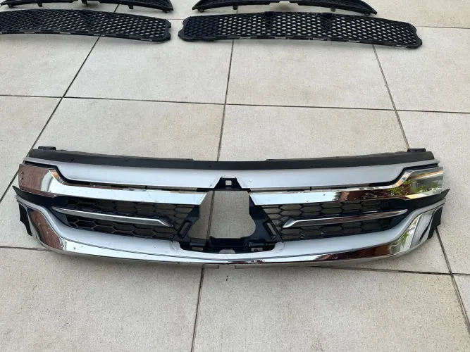 Grade Parachoque Dianteiro Pajero Sport 2018 2019 2020