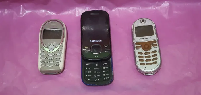 3 Cell Antigos Por R$60,00
