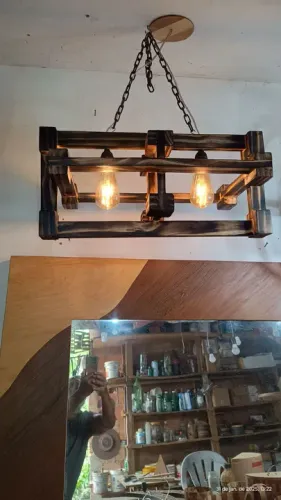Lustre rústico de madeira com 2 luzes