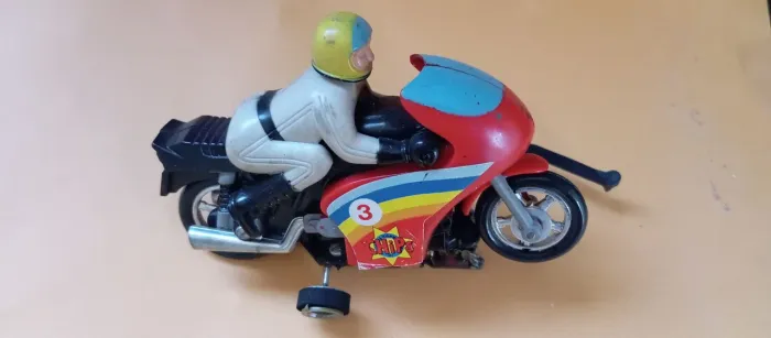 Miniatura Moto CHiPs Anos 80
