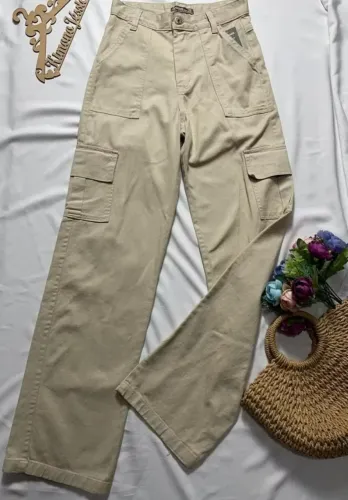 calça cargo bege