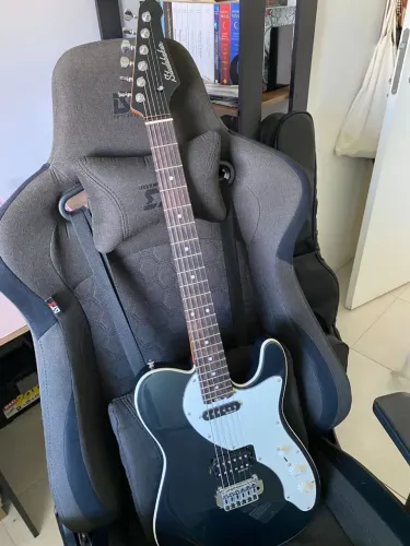 Vendo guitarra Studebaker nova aceito troca mais volta em dinheiro como 