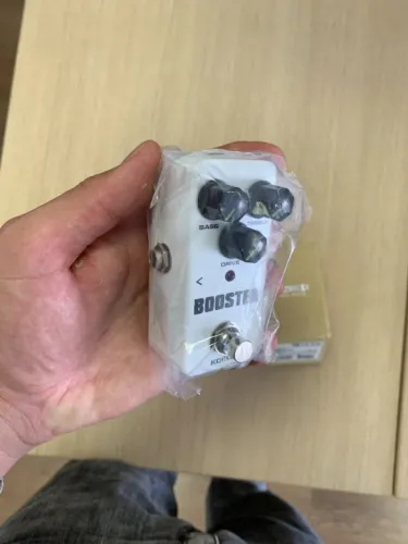 Pedal de efeito Kokko Mini Booster branco