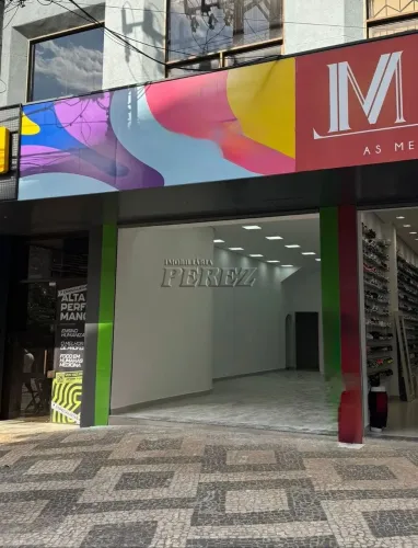 Sala comercial para alugar na Av Paraná no centro de Londrina.