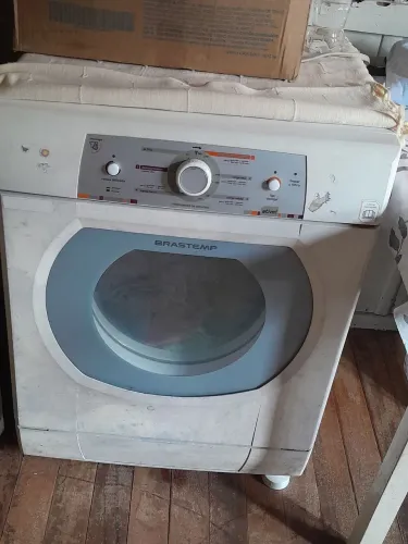Máquina de secar roupas 