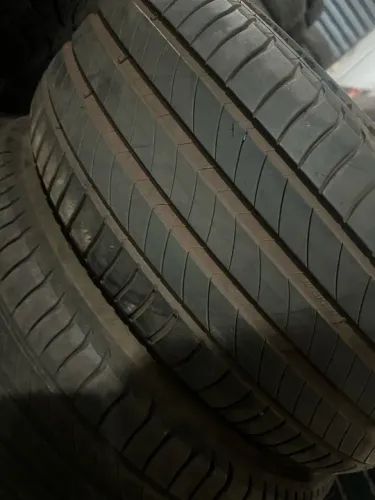 Pneu 215/50/17 Michelin 75 % Vida Util!