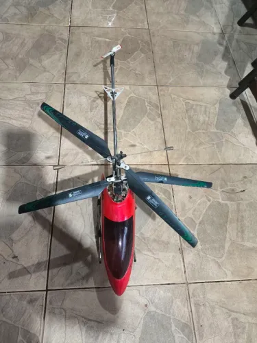 Helicóptero miniatura 