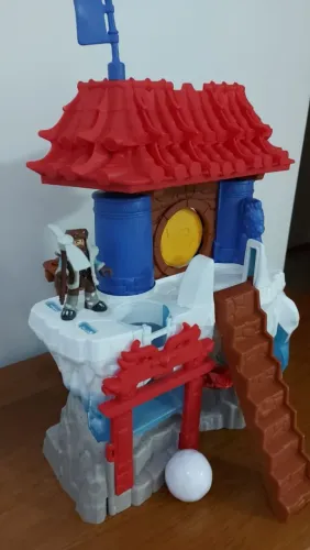 Vendo brinquedo Templo do Yet