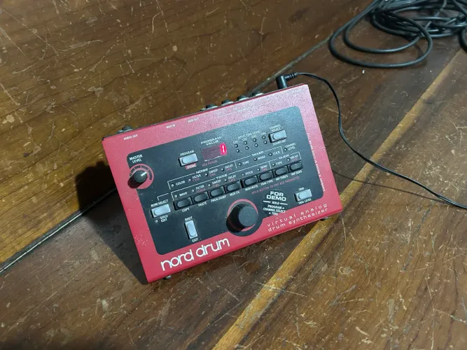 Synthesizer Drum Nord 