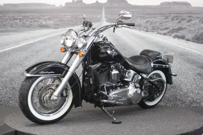HARLEY DAVIDSON SOFTAIL DELUXE FLSTN 2014