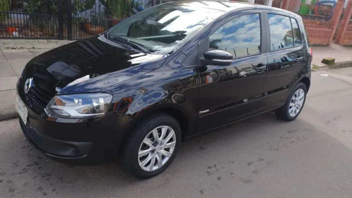 Volkswagen Fox 1.6 MI I Motion Total Flex 8V 5P 2013