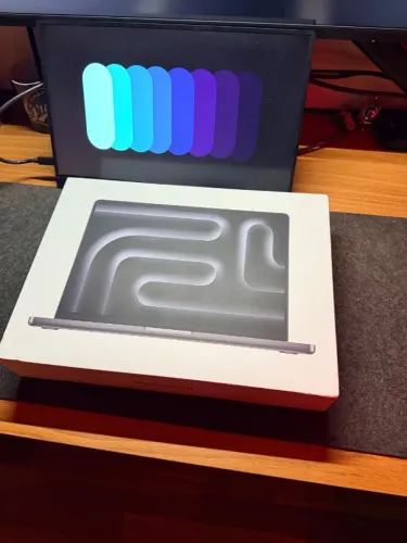 MacBook Pro M5