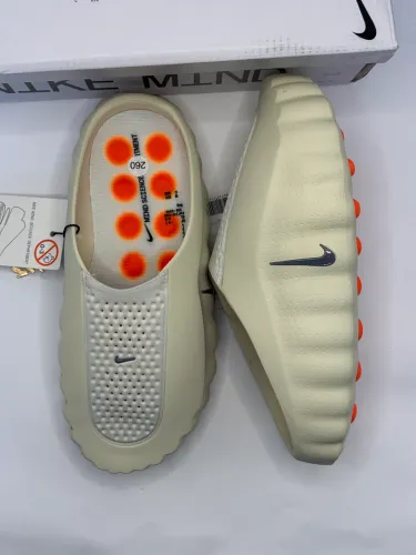 Sandália Nike mind bege tamanho 38