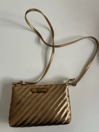 Bolsa pequena dourada