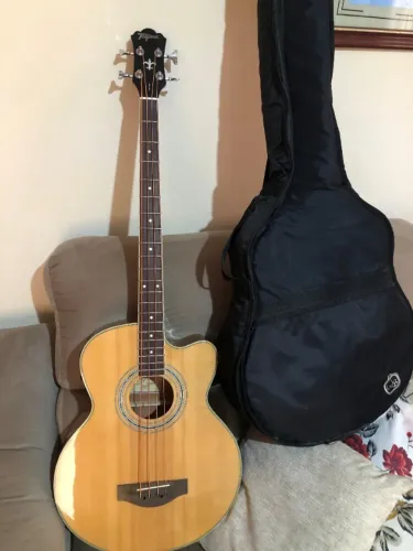 Baixo Acústico Tagima