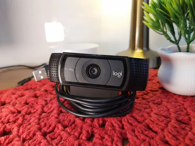 Webcam logitech C920 Full-HD original. Imagens nítidas Full-HD e som puro . Top demais! 