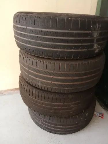 4 Pneus bons 195/55/16