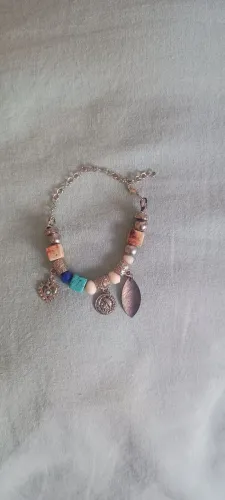 Pulseira feminina com pingente