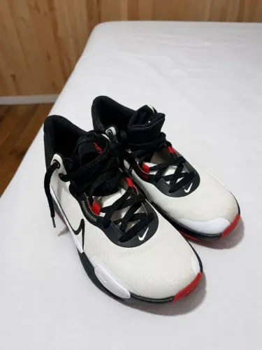 Tênis Nike Renew Elevate III