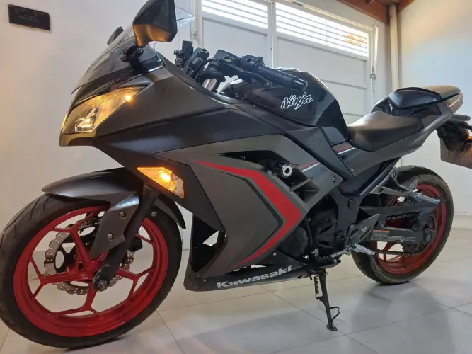 ? **KAWASAKI NINJA 300 2017 ? MUITO CONSERVADA! ?**