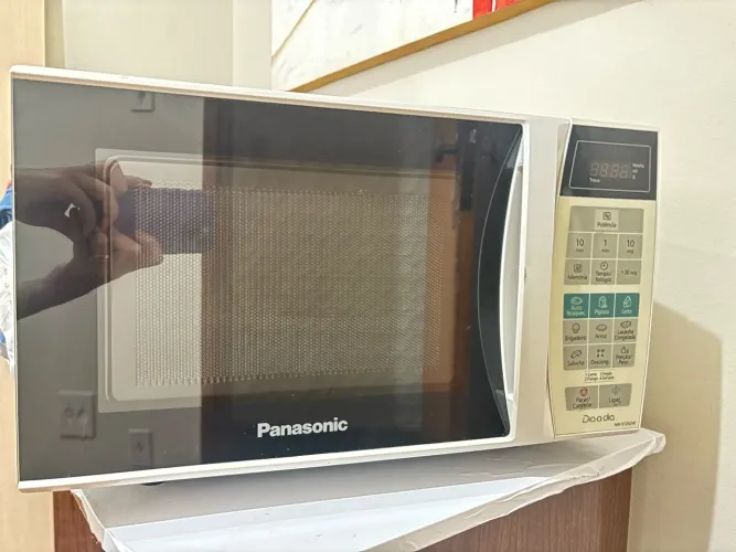micro-ondas Panasonic Dia a Dia (linha NN-ST252W) 20 Litros