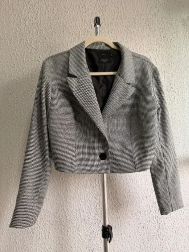 Blazer Curto Colcci Preto e Branco com Brilho - Tam. 36