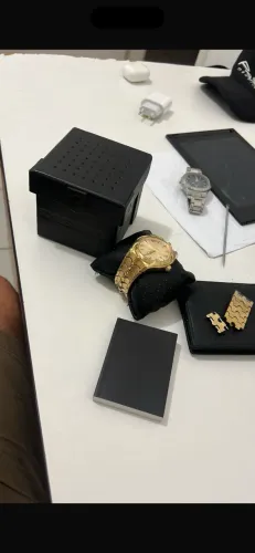 Relógio diesel semi-novo/ 1 mês de uso