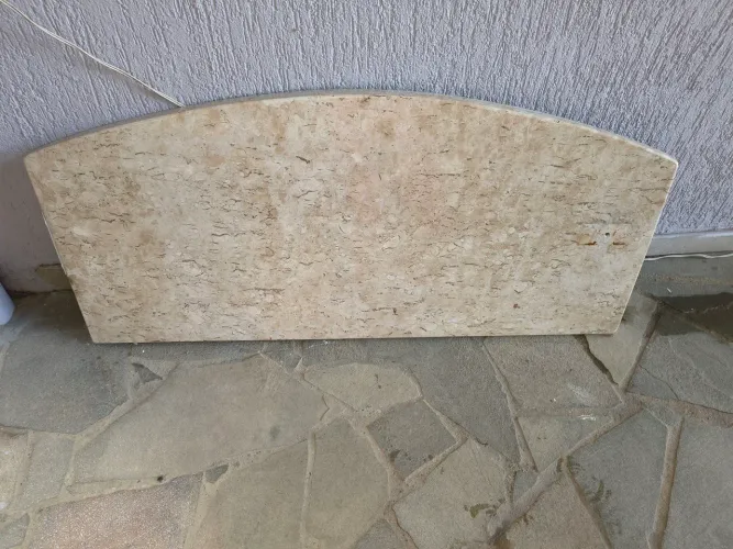 Mesa de mármore Travertino