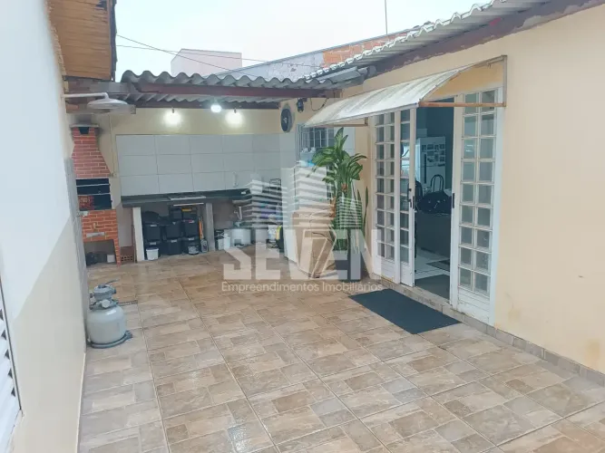 Casa com edícula e salão comercial à venda Bauru