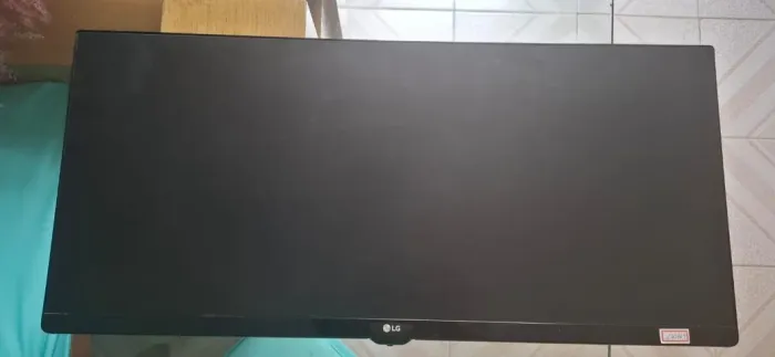 Monitor LG LED 25´ Ultrawide, Full HD, IPS, HDMI - 25UM58-P DANIFICADO