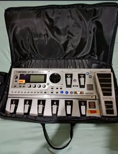 pedaleira Boss GT 10