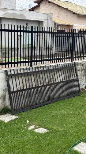 Portão de alumínio
