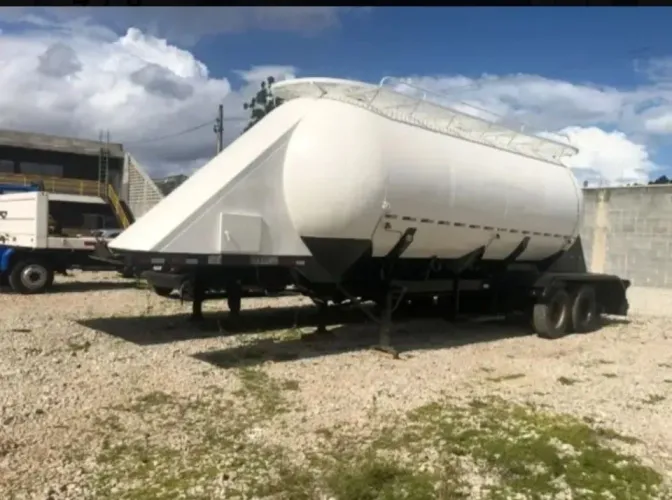Locação- Silos,semi reboque,Carreta silos Randon, Sem Compressor