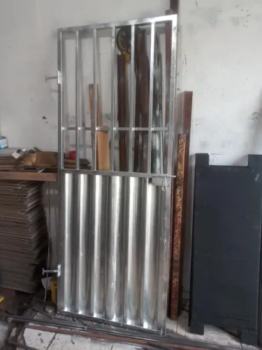 Portão social 80x2.00 (com ferrolho 320$