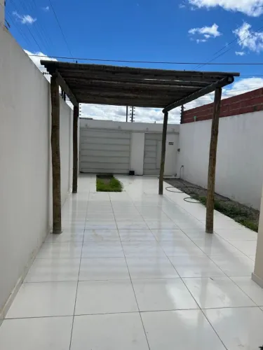 ALUGO CASA 3/4 SENDO 1 SUÍTE MOBILIADA, AVENIDA PAVIMENTADA 