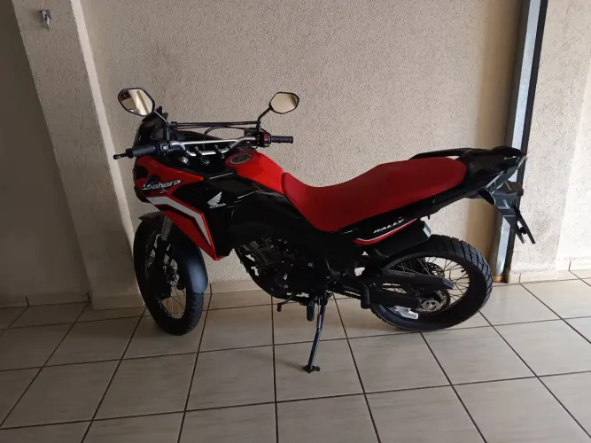 Moto Semi nova,Somente venda.