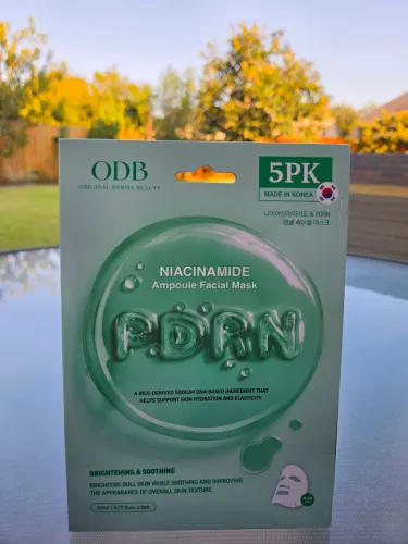 Máscara facial coreana com niacinamida e PDRN?