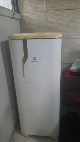 Vendo fogão de 5 bocas e geladeira