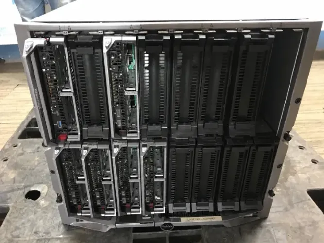 Servidor Dell PowerEdge M1000e completo, 5 x M630 e 1x M640