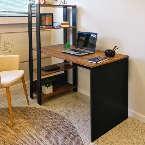 Mesa para escritório espaçosa